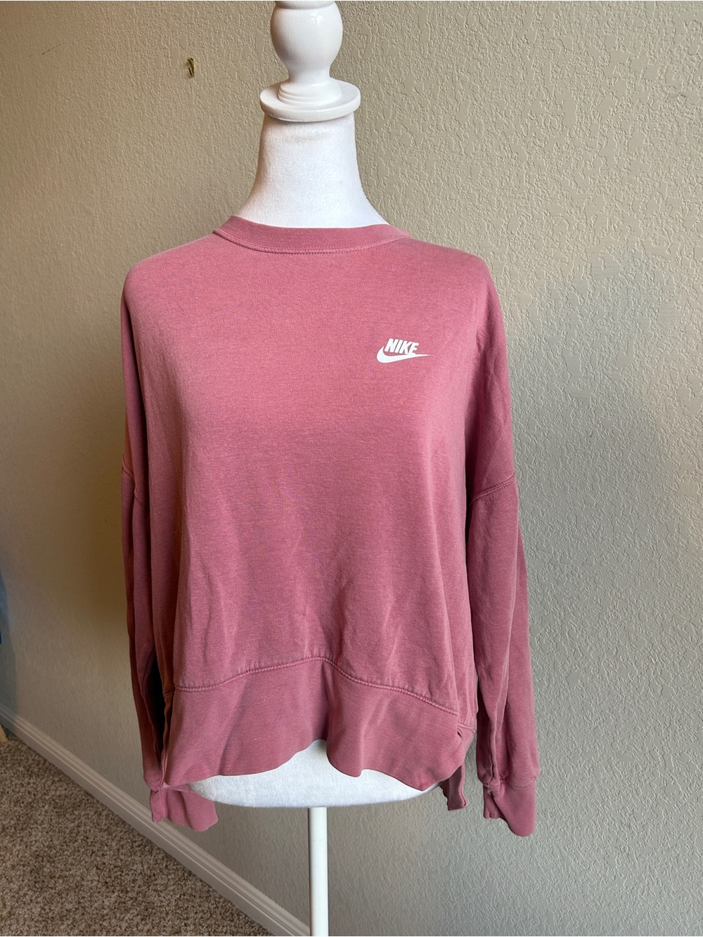 NIKE Logo Pink Asymmetrical Hem Long Sleeve Sweatshirt Size Large